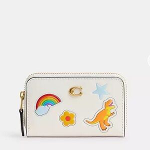 NWT Coach! Essential Small Zip Around
Card Case 🦖